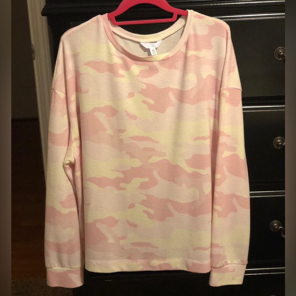 Time and Tru Sweater